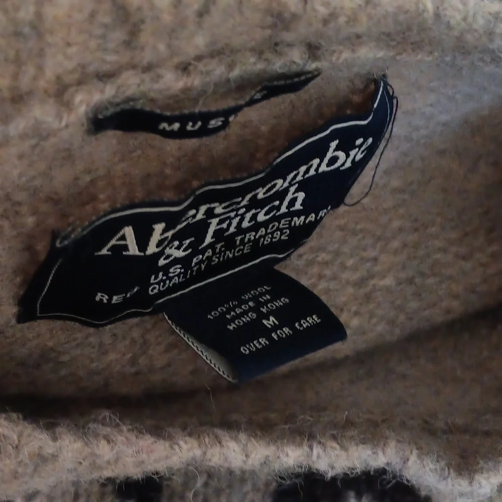Abercrombie & Fitch Gray Crewneck Sweater with Navy Fair Isle